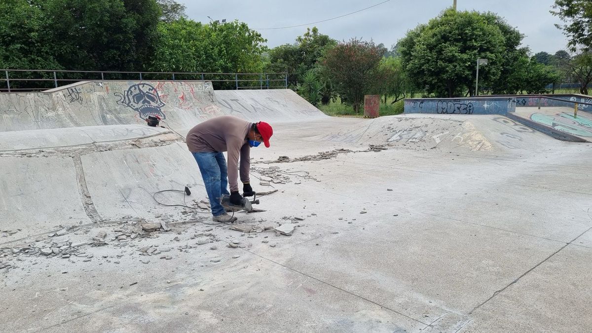 Prefeitura inicia revitalização de pista de skate do Jardim da Paz