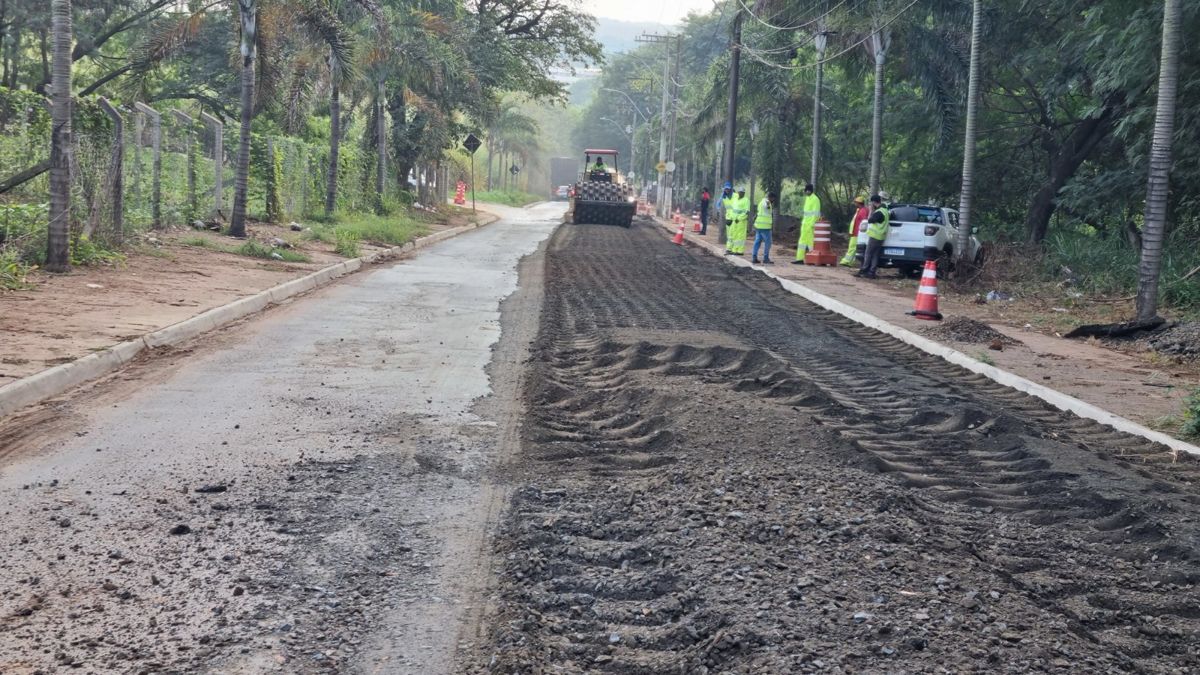 Prefeitura inicia recuperação da Avenida Lírio Corrêa para obras de recapeamento