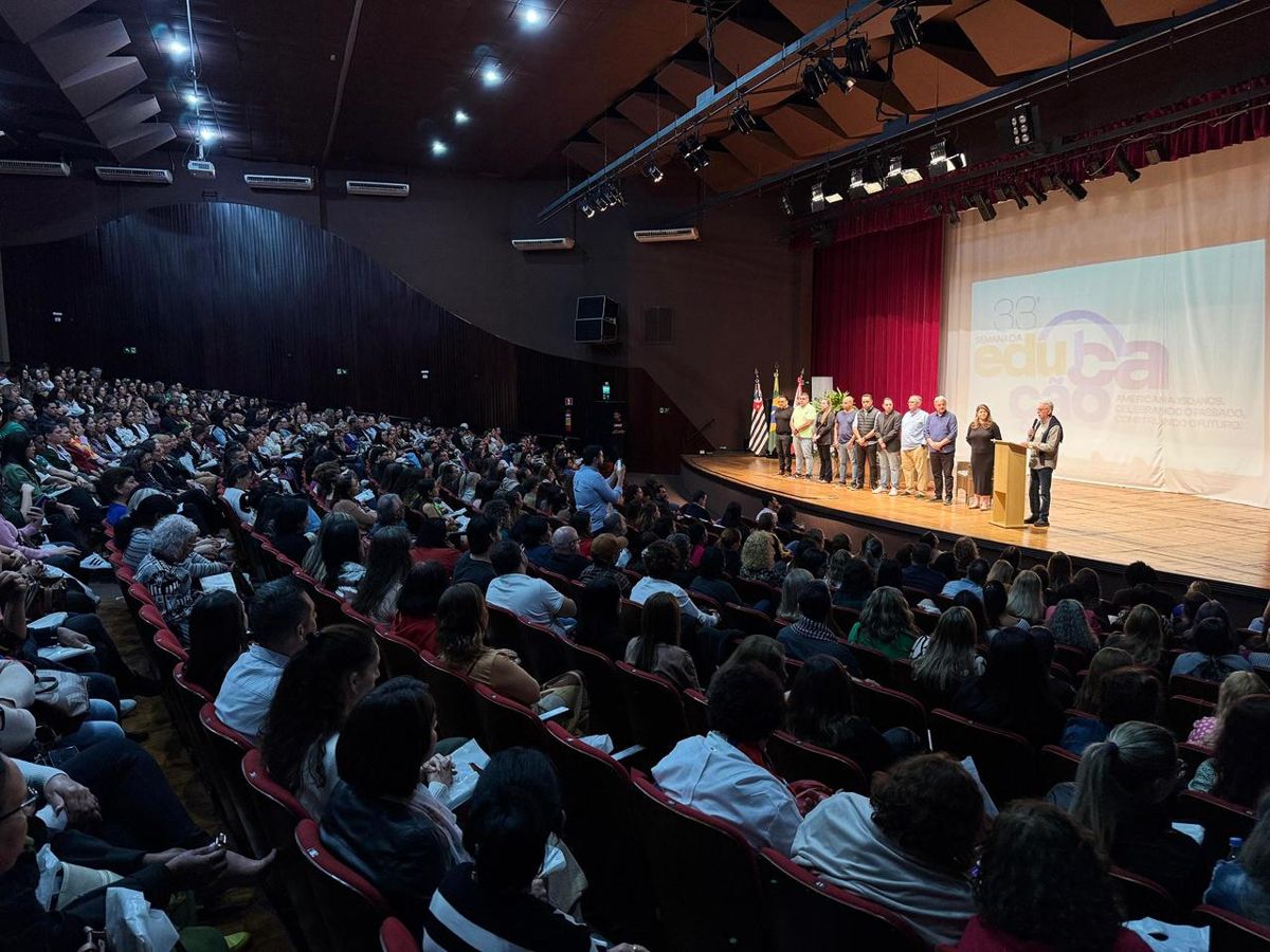Prefeito Chico abre 33ª Semana da Educação de Americana com palestra de Leandro Karnal