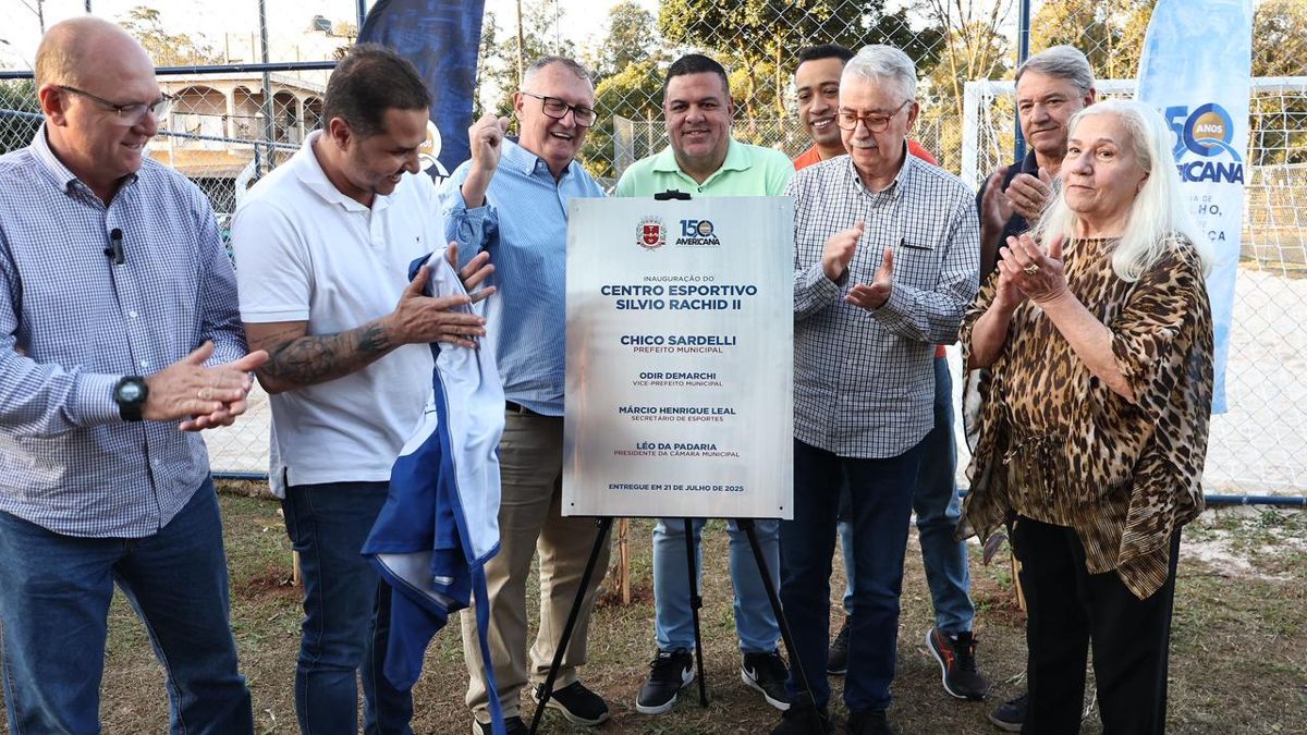 Prefeito Chico entrega revitalização do centro esportivo na Praça da Fraternidade
