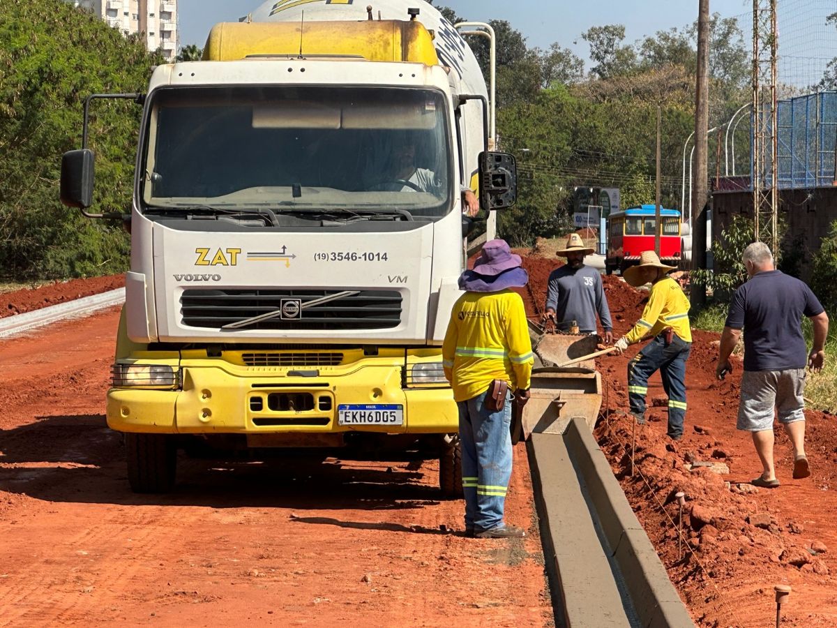 Obras de abertura da Avenida Americana avançam com execução de guias e galerias pluviais