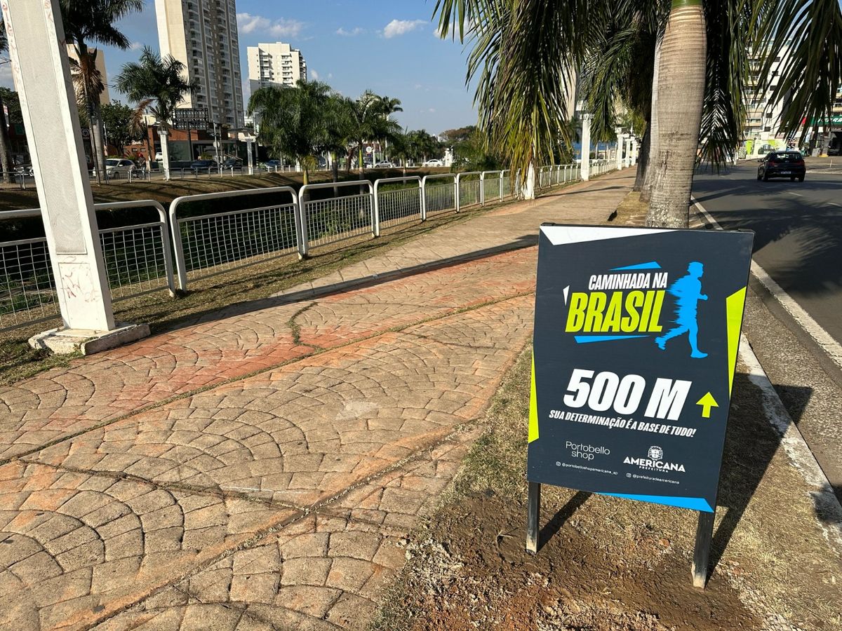 Avenida Brasil ganha totens de marcação de distância de caminhadas