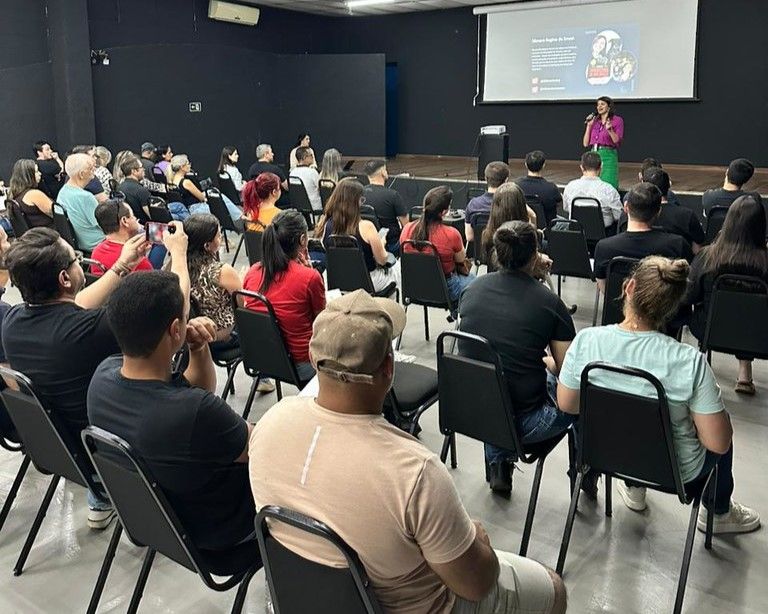 Abertura do programa Vitrine Digital reúne mais de 40 comerciantes de Americana