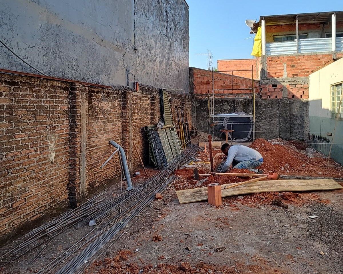Prefeitura avança com obras de novo centro de atividades no Jardim dos Lírios
