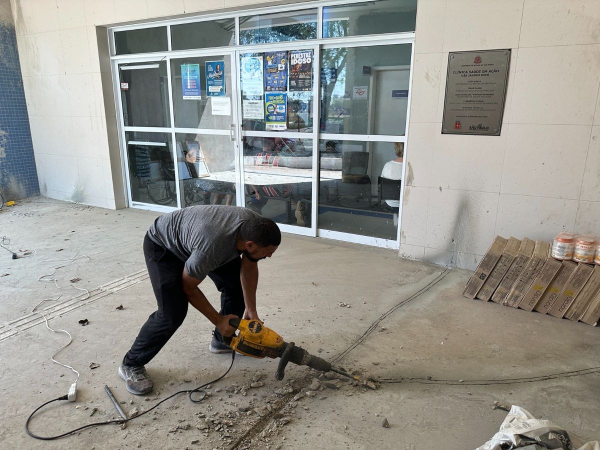 UBS do Jardim Boer recebe cobertura no estacionamento e avanços em nova recepção