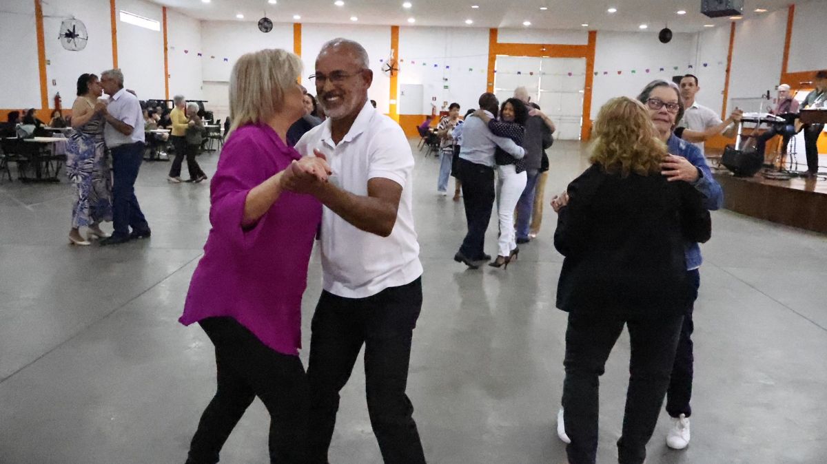 Baile da Melhor Idade acontece nesta quarta-feira com edição da Feira Criativa