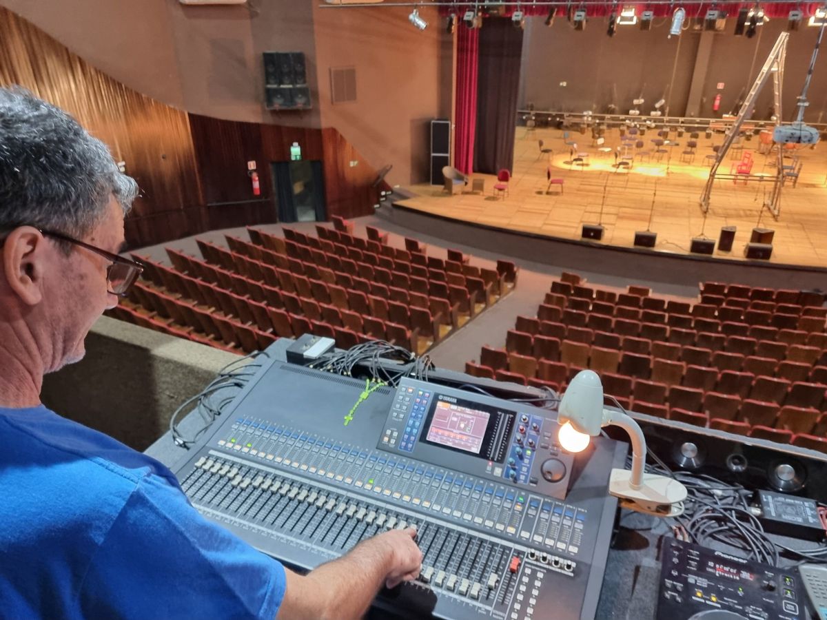 Teatro Municipal de Americana recebe musical “Escola do Rock” neste fim de semana