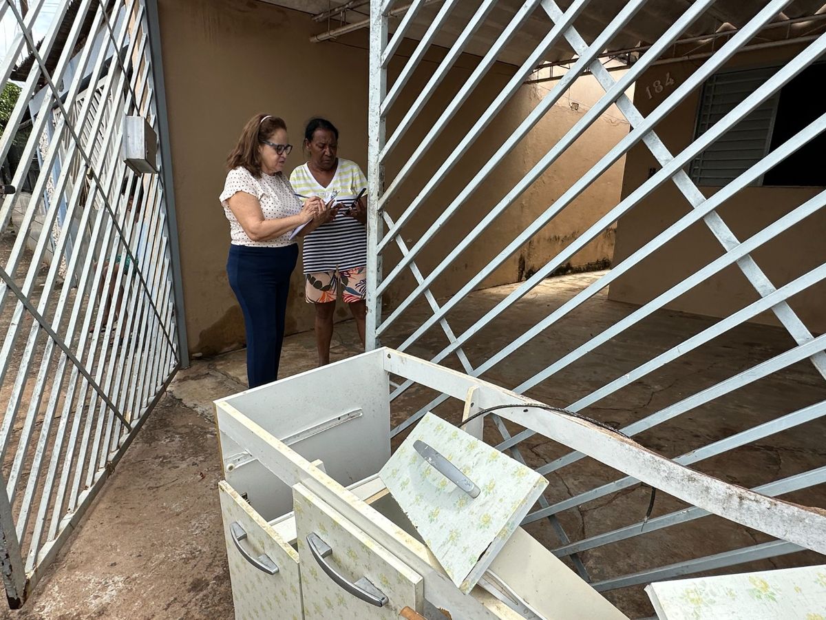 Prefeitura atende famílias atingidas por alagamentos no São Manoel e Fundo Social inicia campanha