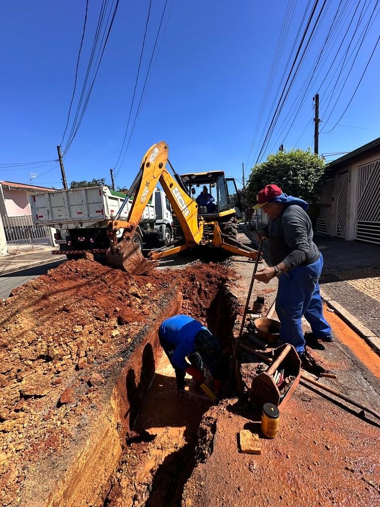DAE realiza modernização de redes de água nos bairros Vila Bertini e São Roque
