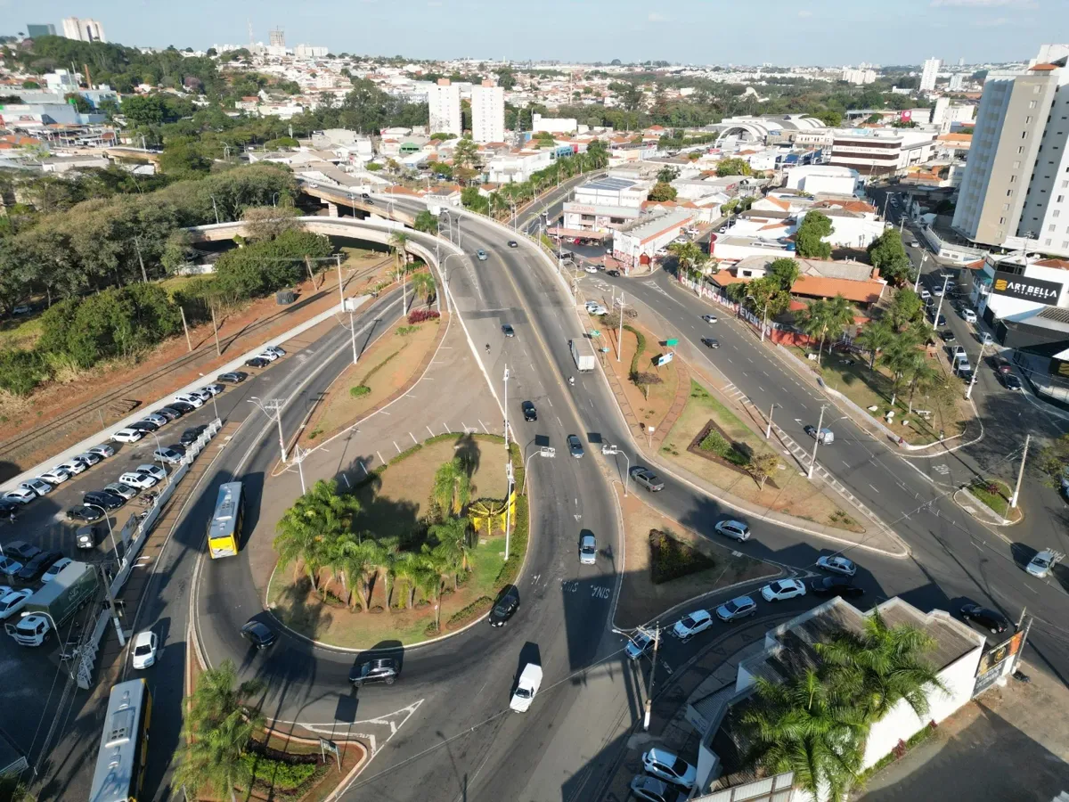 As melhorias visam a recuperação das juntas de dilatação e da estrutura do viaduto, recapeamento asfáltico e nova sinalização de solo