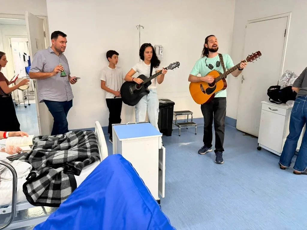 Músicos percorreram diversos setores da unidade